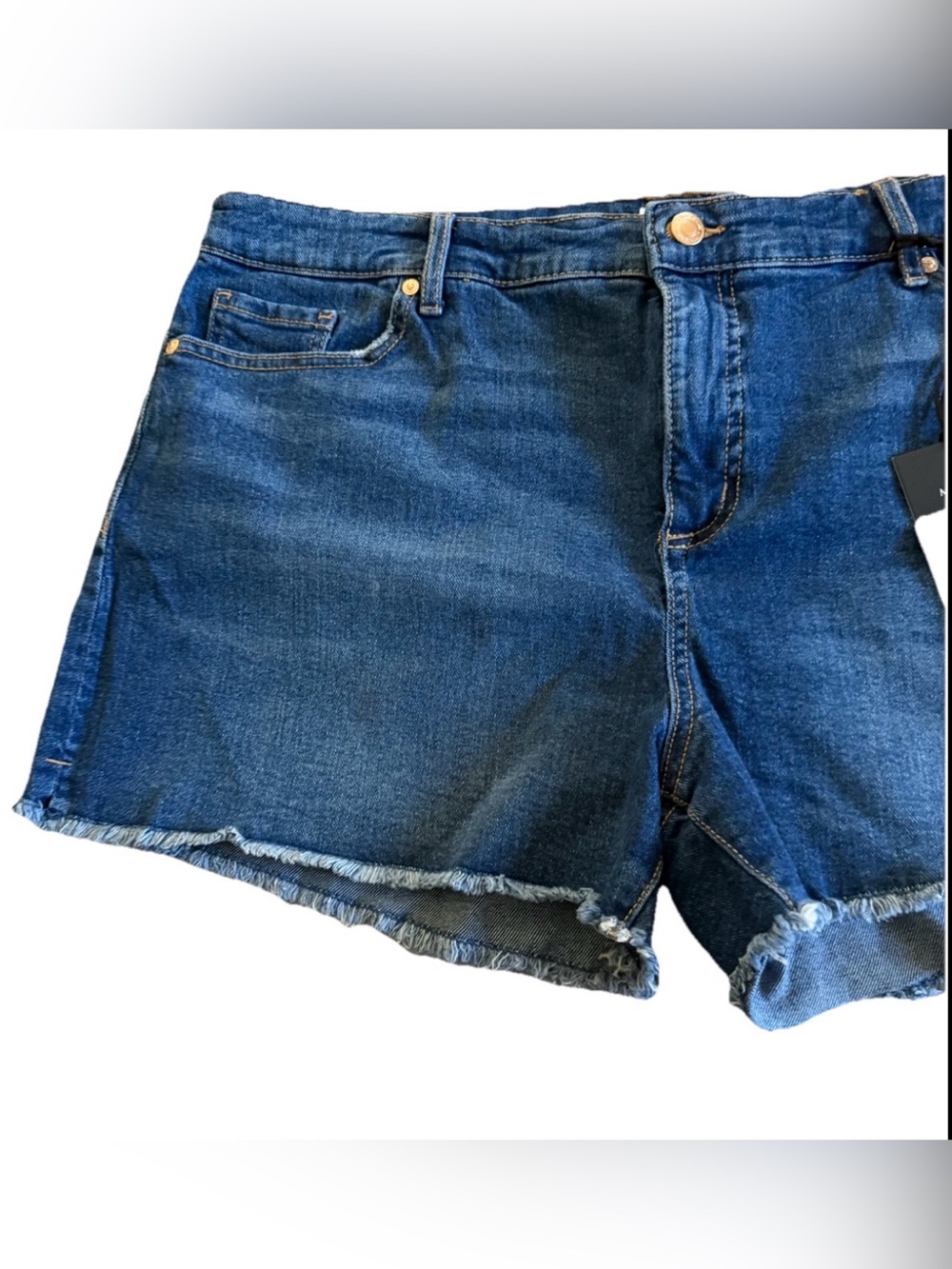 NWT SOFIA VERGARA Chi Dark Wash Mid Rise Cut Off Denim Jean Shorts Size 16 - Picture 3 of 11
